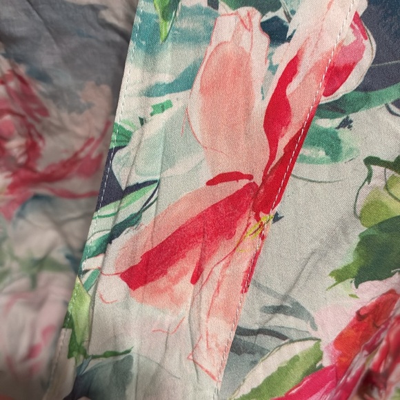 Lightweight Lined Neckline Floral Cotton Robe withh Flowy Sleeves - Picture 4 of 5